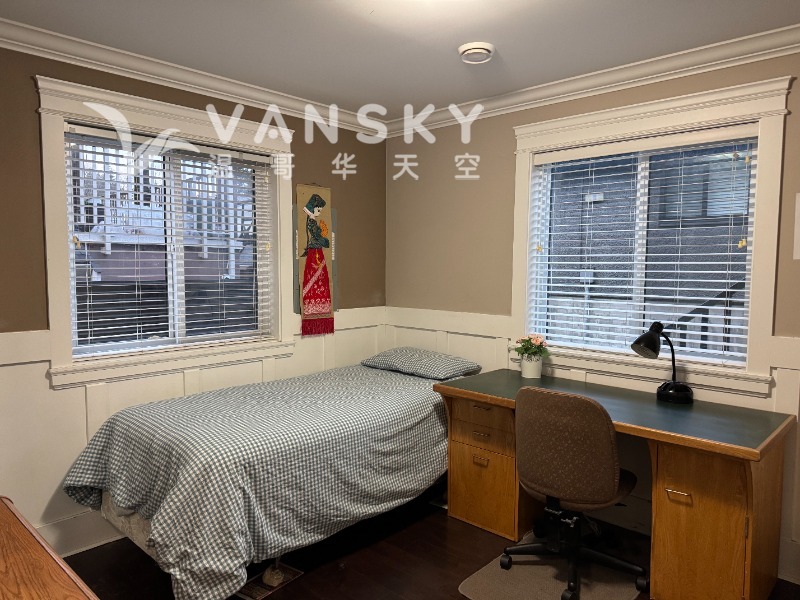 251205010053_1 - bed  desk .jpeg